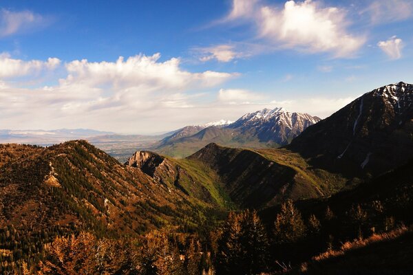 The landscape of the snow-capped mountains of America