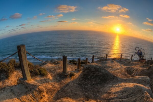 Plage de sable devant la mer