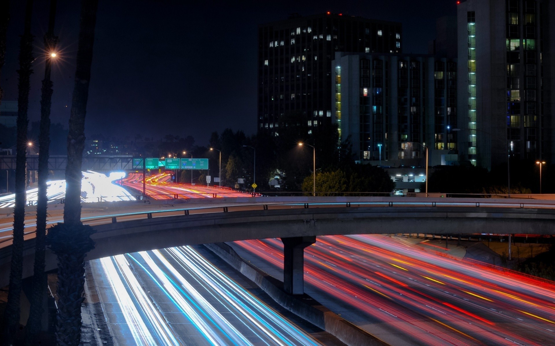 américa desenfoque carretera tráfico carretera calle crepúsculo centro de la ciudad ciudad luz rápido coche noche tráfico autobús puente sistema de transporte viajes rascacielos negocio