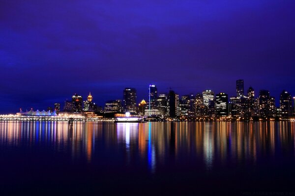 Vue de l eau sur la ville américaine