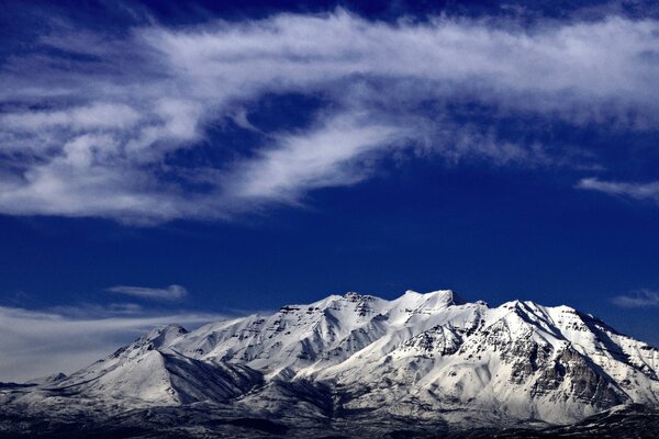 Photo du sommet de la montagne hiver