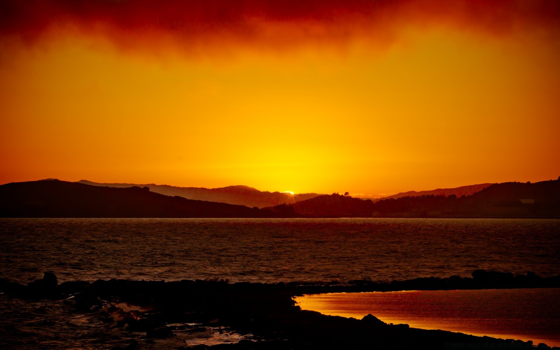 amérique coucher de soleil aube crépuscule soir eau soleil rétro-éclairé ciel