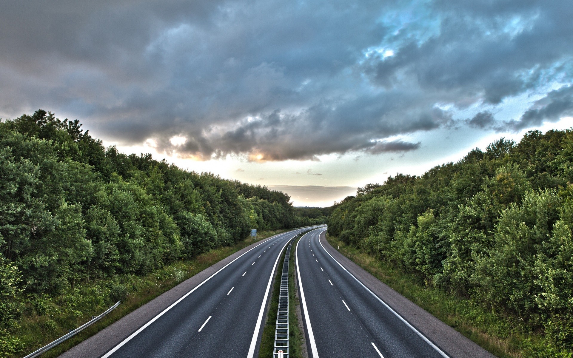 paesaggio strada asfalto autostrada sistema di trasporto viaggi guida corda disco lungo cielo strada prospettiva paesaggio veloce all aperto albero dritto traffico