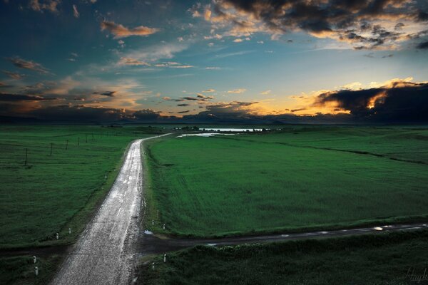 Longue route à l aube de l été