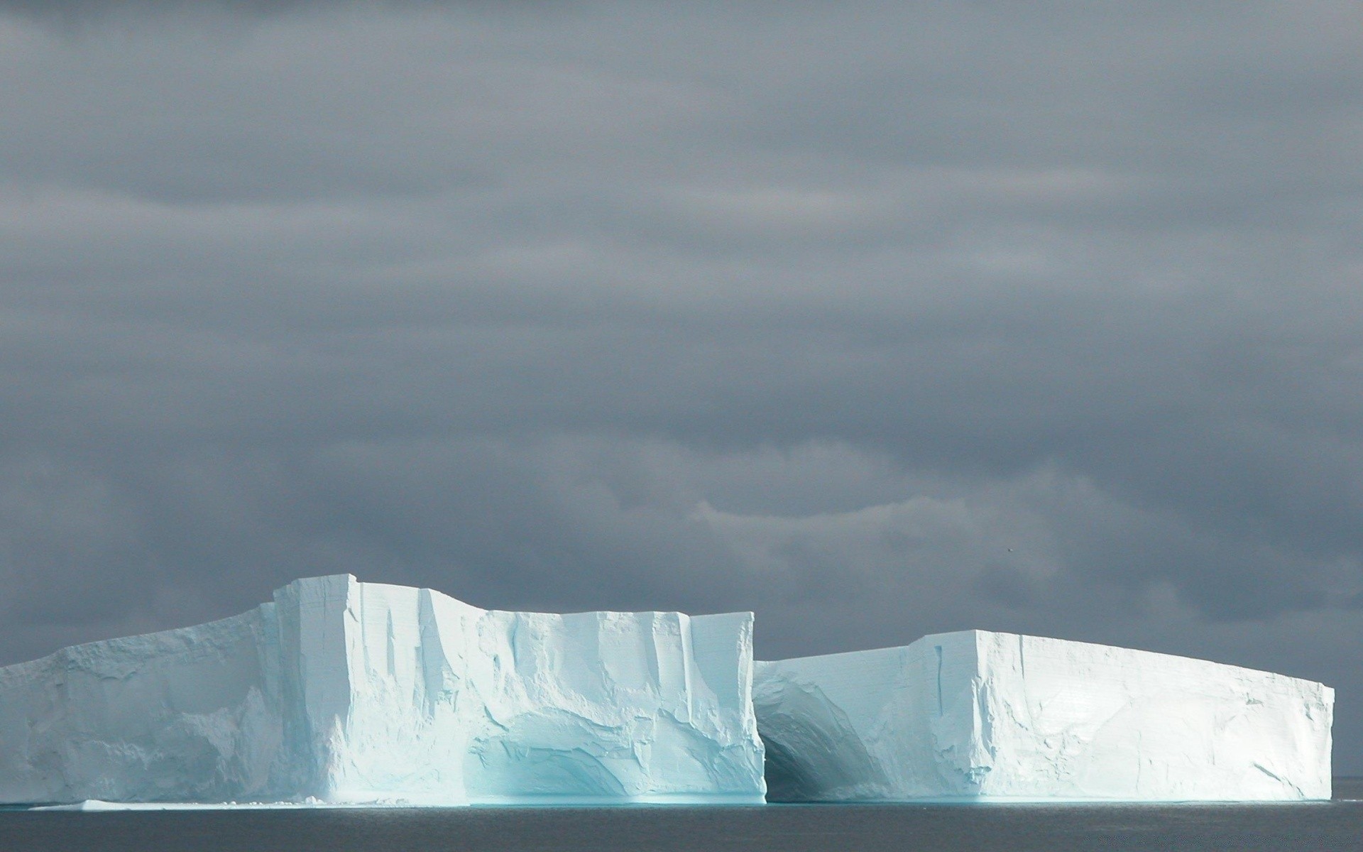 antarktis eis schnee eisberg frostig winter gletscher kalt wasser schmelzen gefroren natur himmel meer berge grönland reisen landschaft klimawandel schwimmen