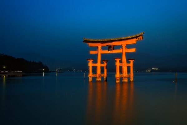 日落时海面平静