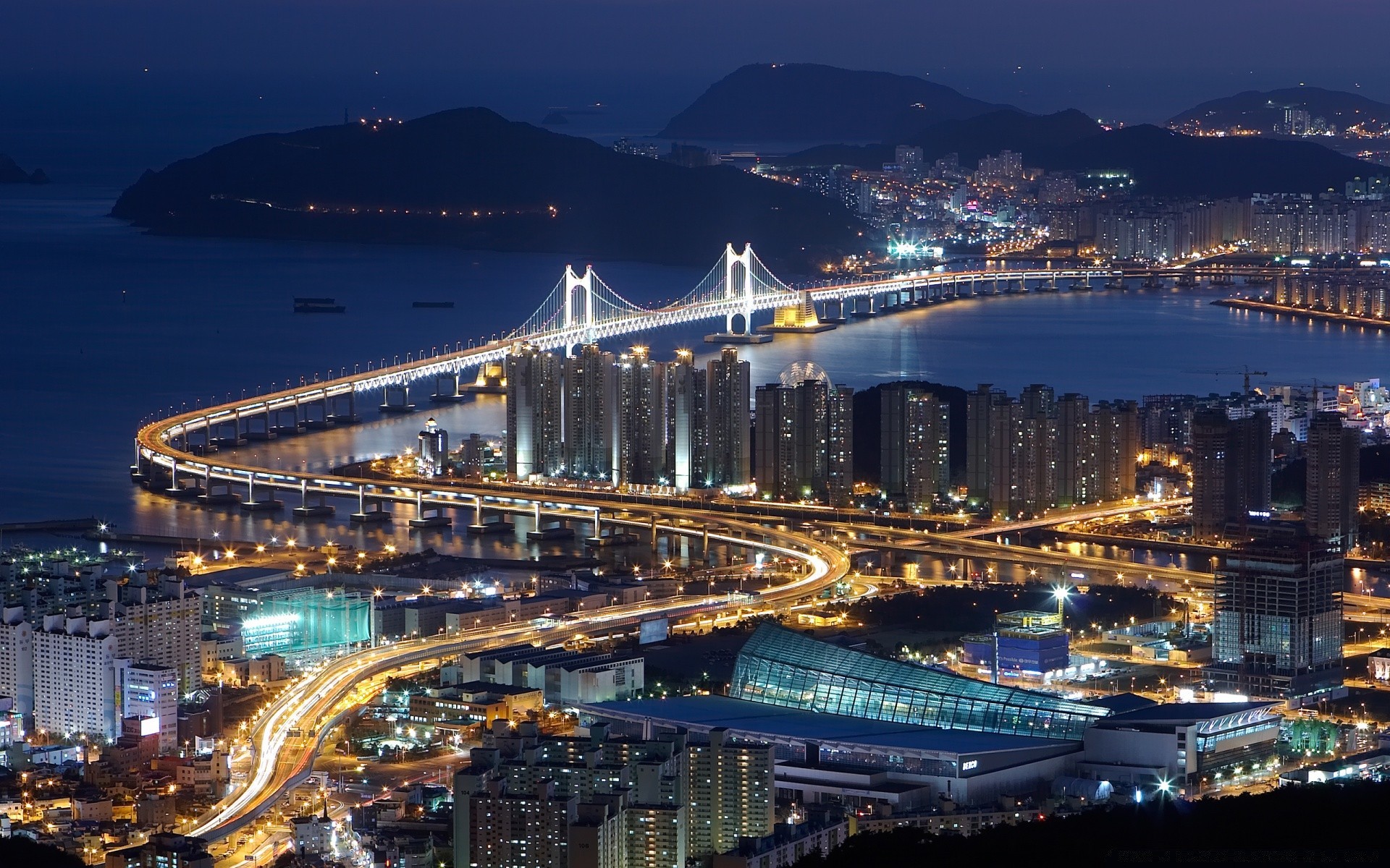 asien stadt reisen architektur stadt dämmerung verkehr brücke abend transportsystem haus wasser städtisch skyline hintergrundbeleuchtung himmel straße wahrzeichen autobahn hafen