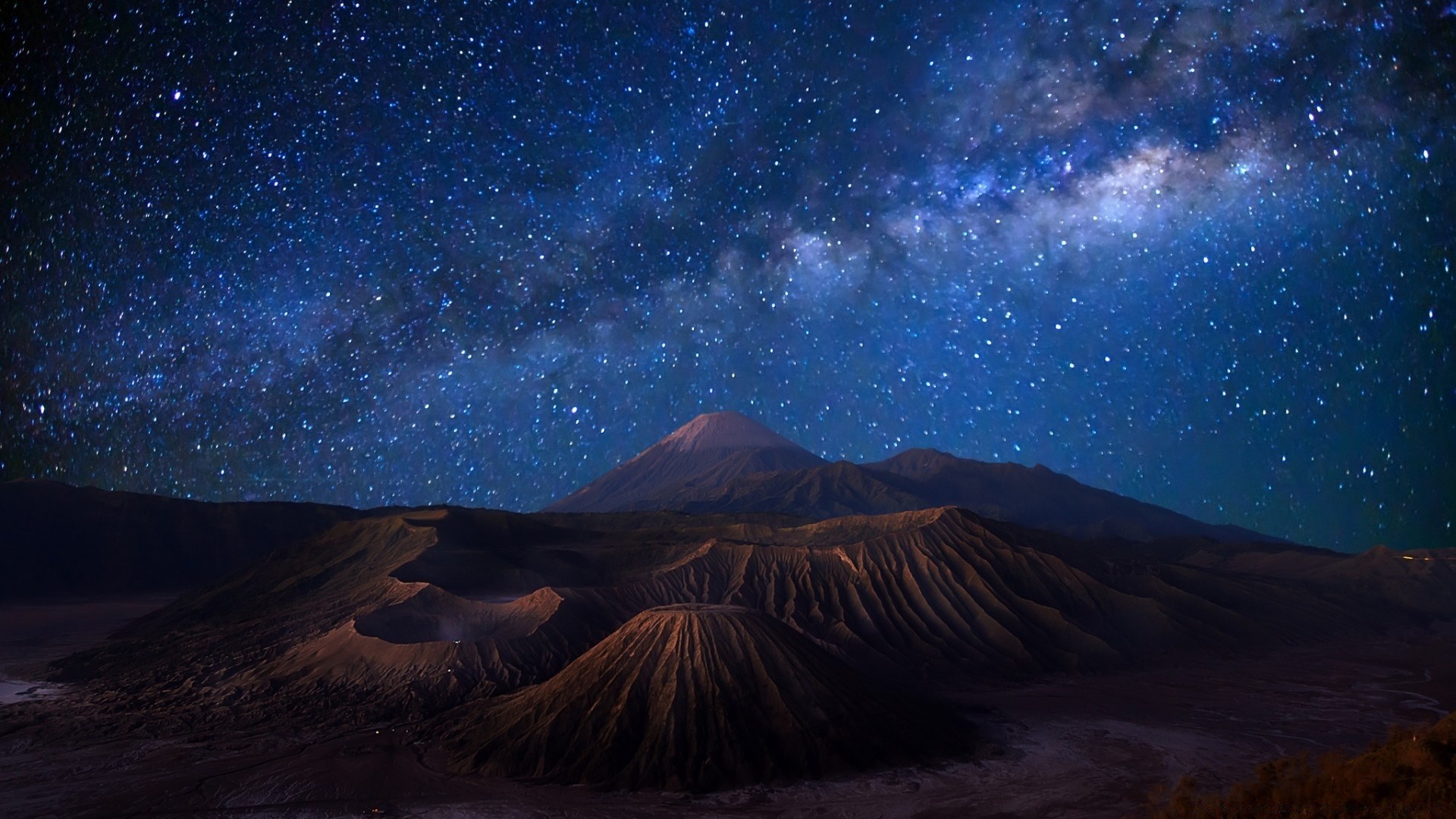 asie lune astronomie montagnes galaxie paysage exploration voyage ciel volcan neige soir aube planètes désert à l extérieur cratère crépuscule lumière du jour lumière