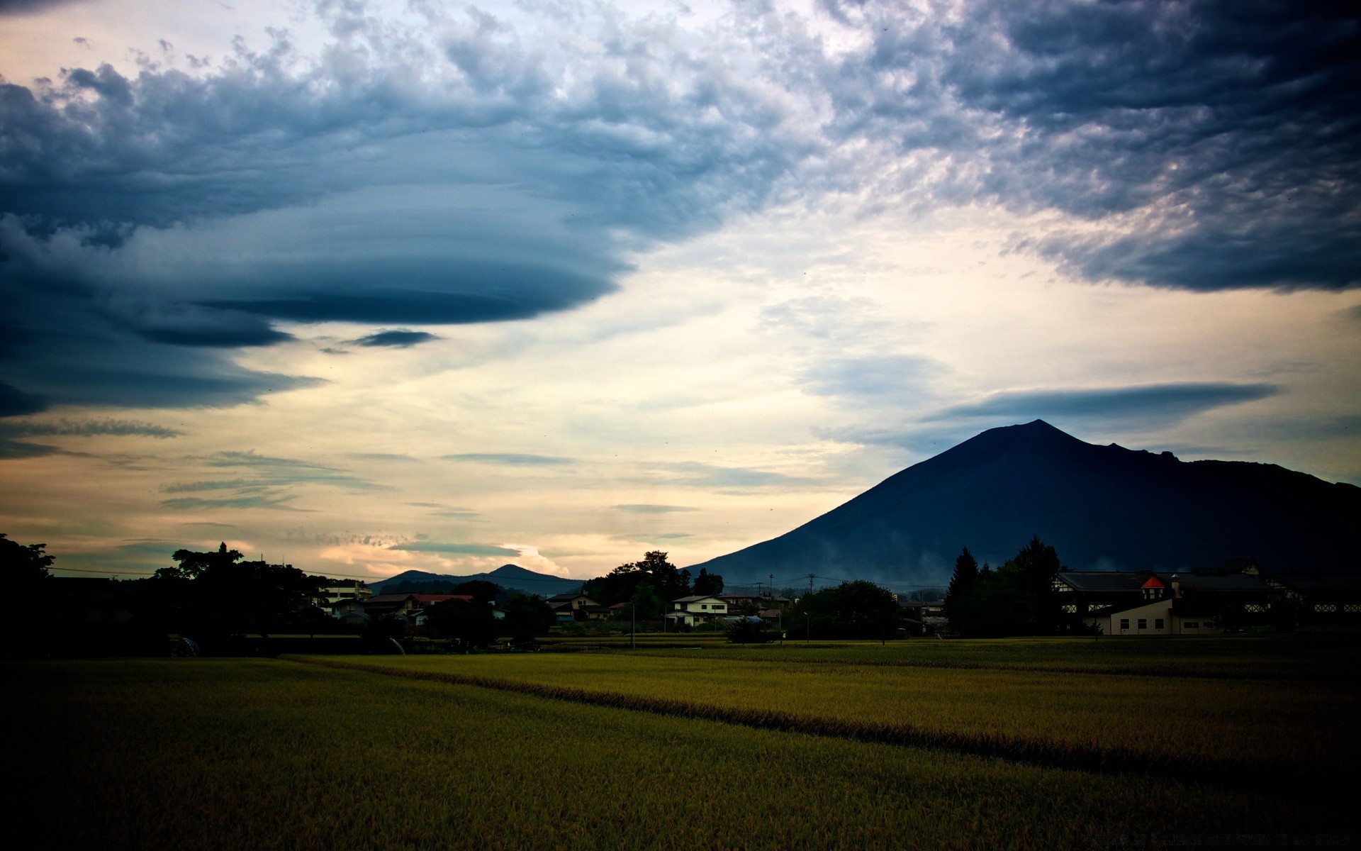 亚洲 景观 日落 天空 山 旅游 日出 户外 晚上 自然 树 光 日光 云 风暴