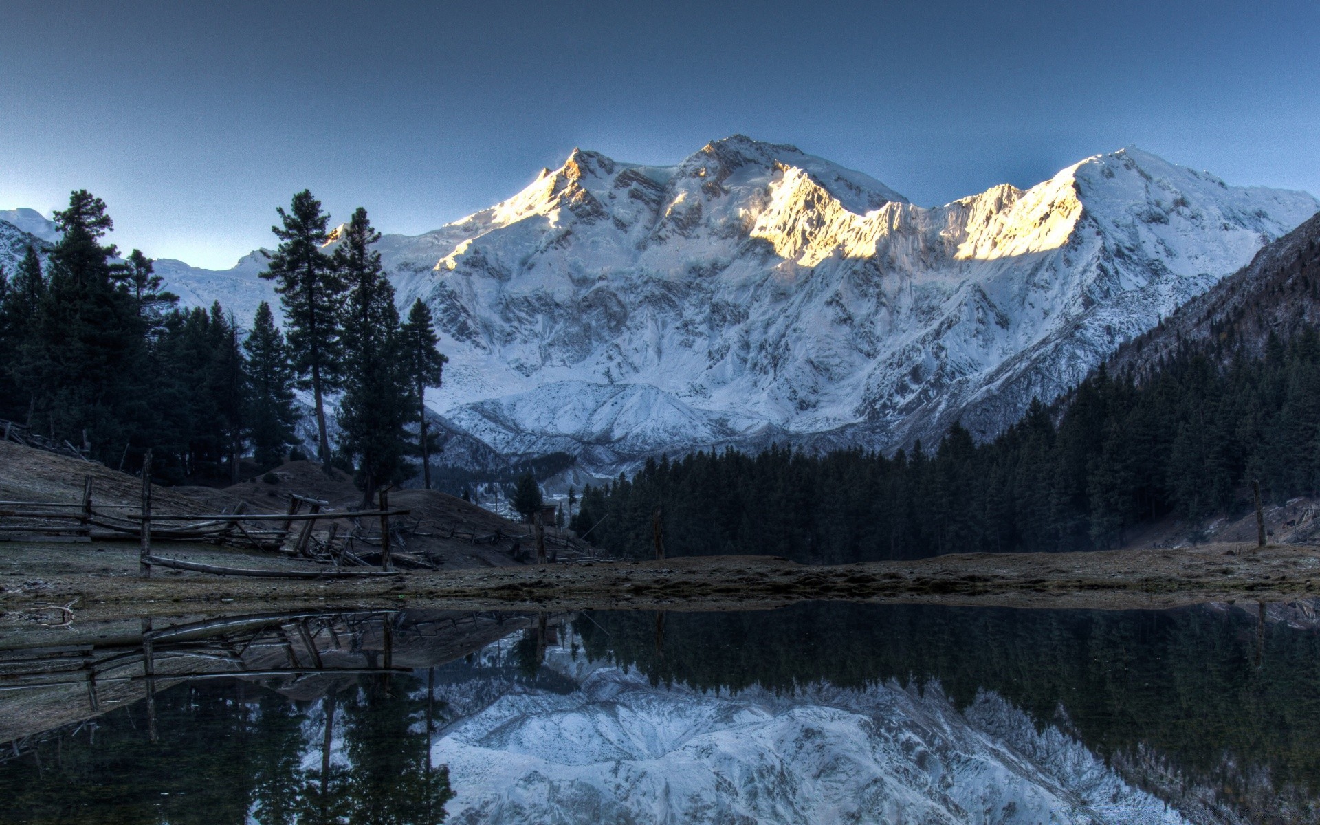 asie neige montagnes scénique paysage lac réflexion glace bois glacier eau vallée pic de montagne hiver evergreen bois majestueux ciel froid voyage