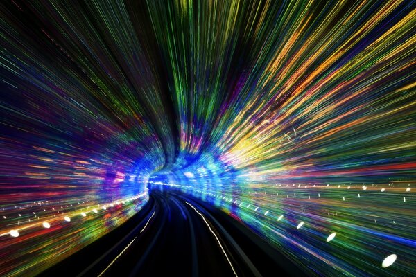 ACCELERAZIONE NEL TUNNEL COLORATO