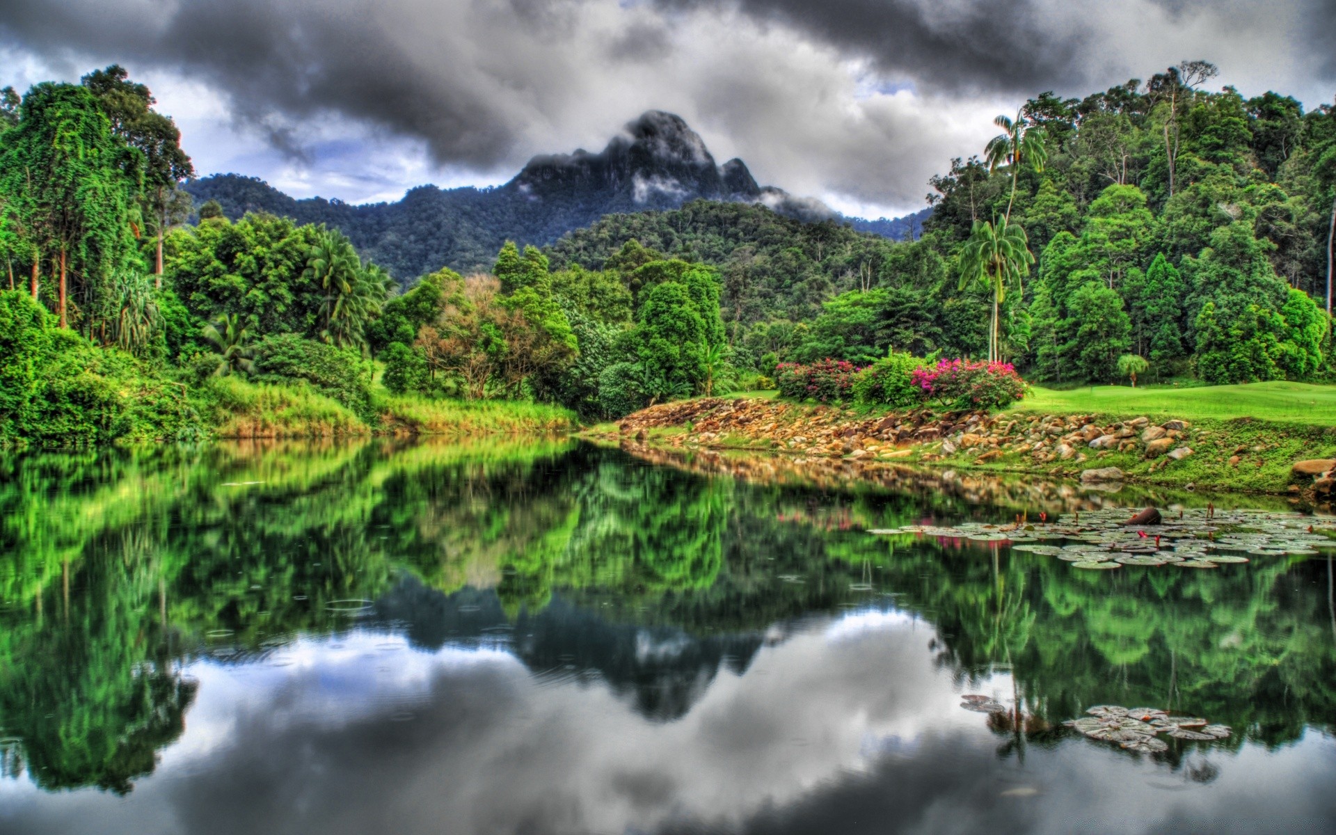 asie eau nature paysage voyage rivière bois scénique ciel à l extérieur montagnes bois belle lac été tropical paysage réflexion rural environnement