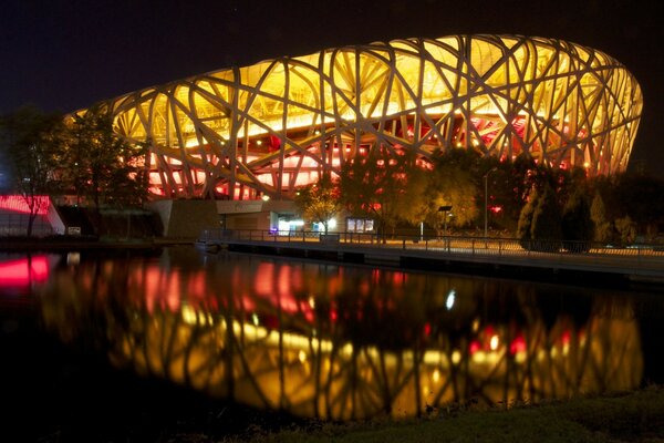 Hermoso puente. Noche