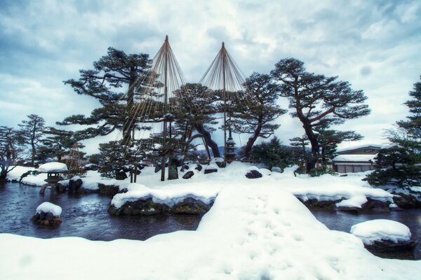 The winter color of the Oriental garden