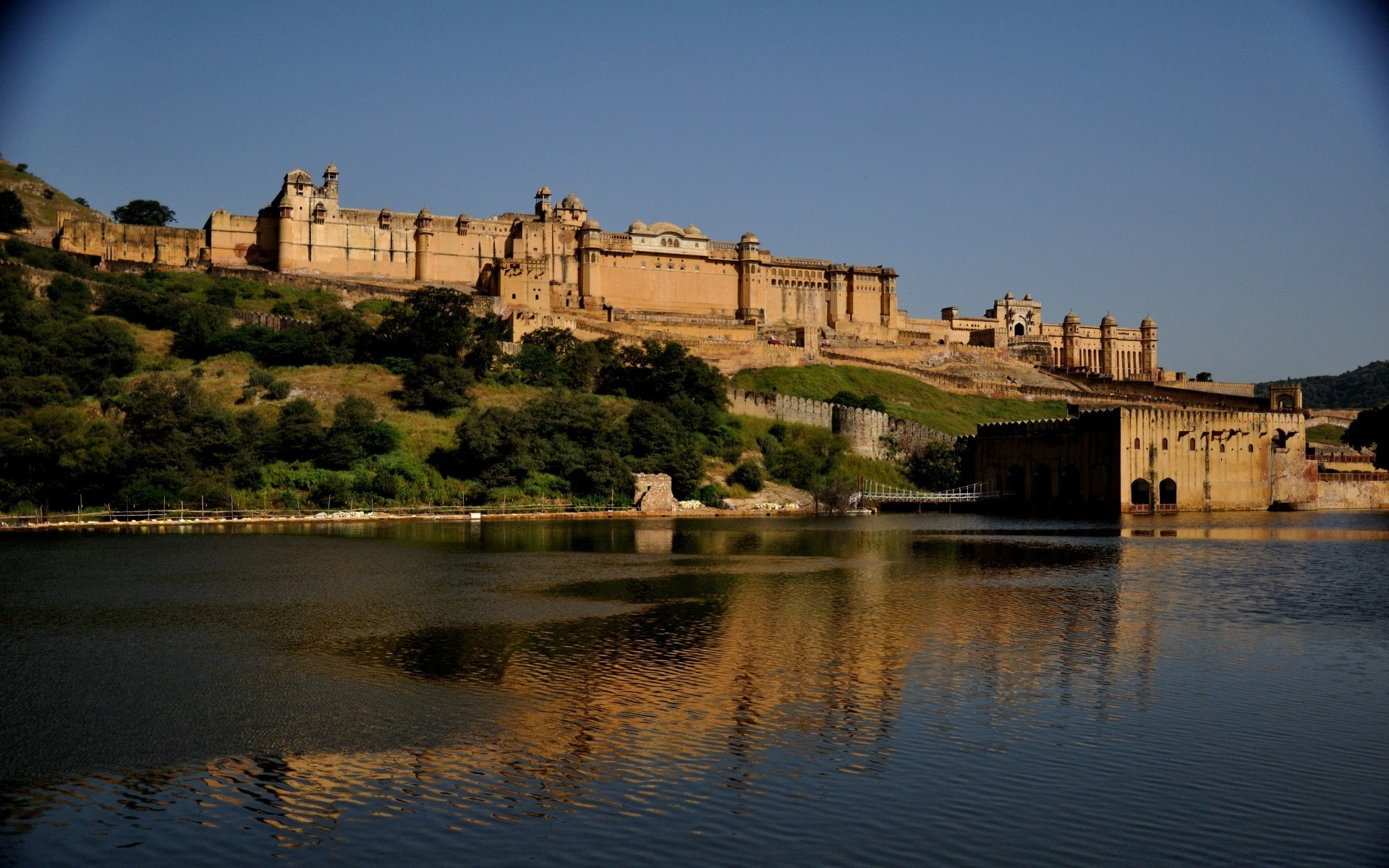 asien architektur schloss reisen fluss haus wasser stadt festung gotik alt himmel antike turm landschaft im freien festung haus stadt