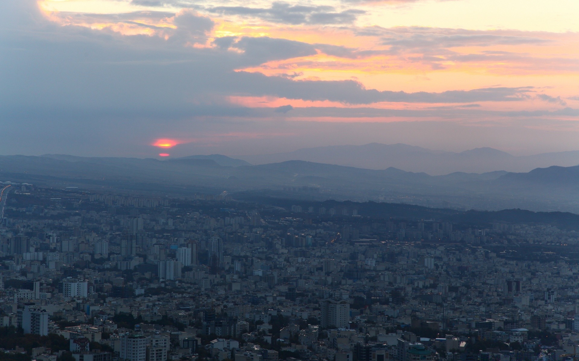 asia ciudad paisaje viajes montañas skyline arquitectura ciudad ciudad niebla cielo puesta de sol espectáculo