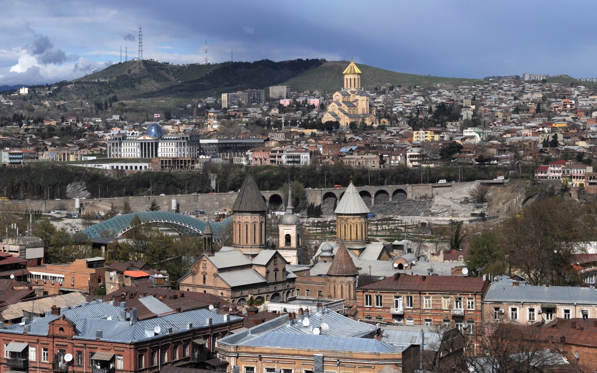 asien stadt stadt architektur kirche stadt dach haus reisen spektakel panorama panorama städtisch haus hügel tourismus skyline kathedrale im freien antenne