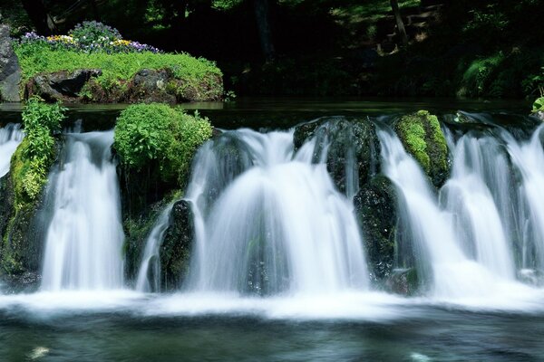 Каскадный водопад - чудо природы