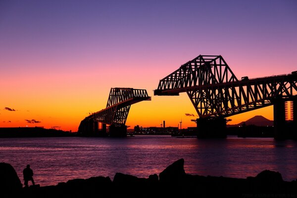 Ponte levatoio sul mare, Asia