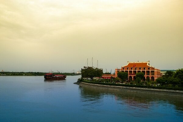 View of the house and the floating ship