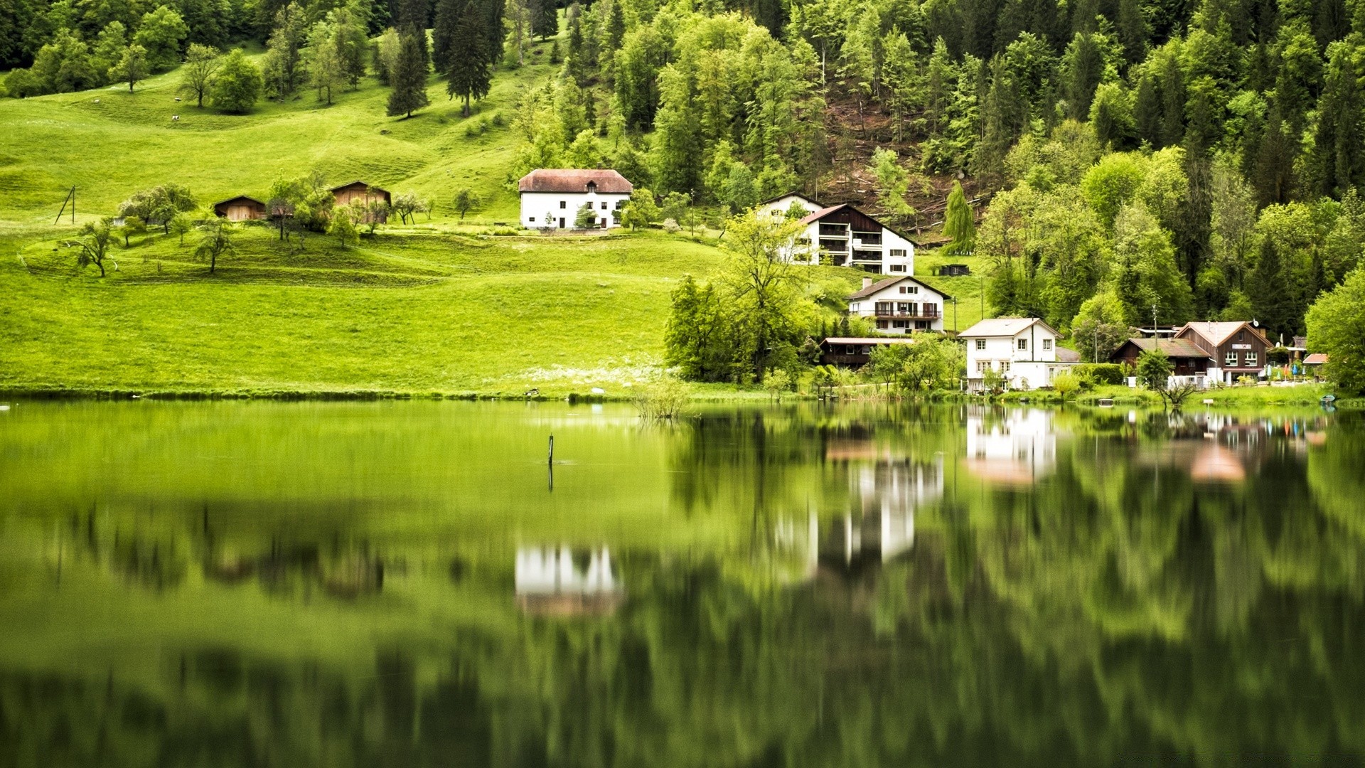 europa natur gras wasser landschaft sommer holz holz im freien des ländlichen haus see heuhaufen reisen fluss reflexion himmel