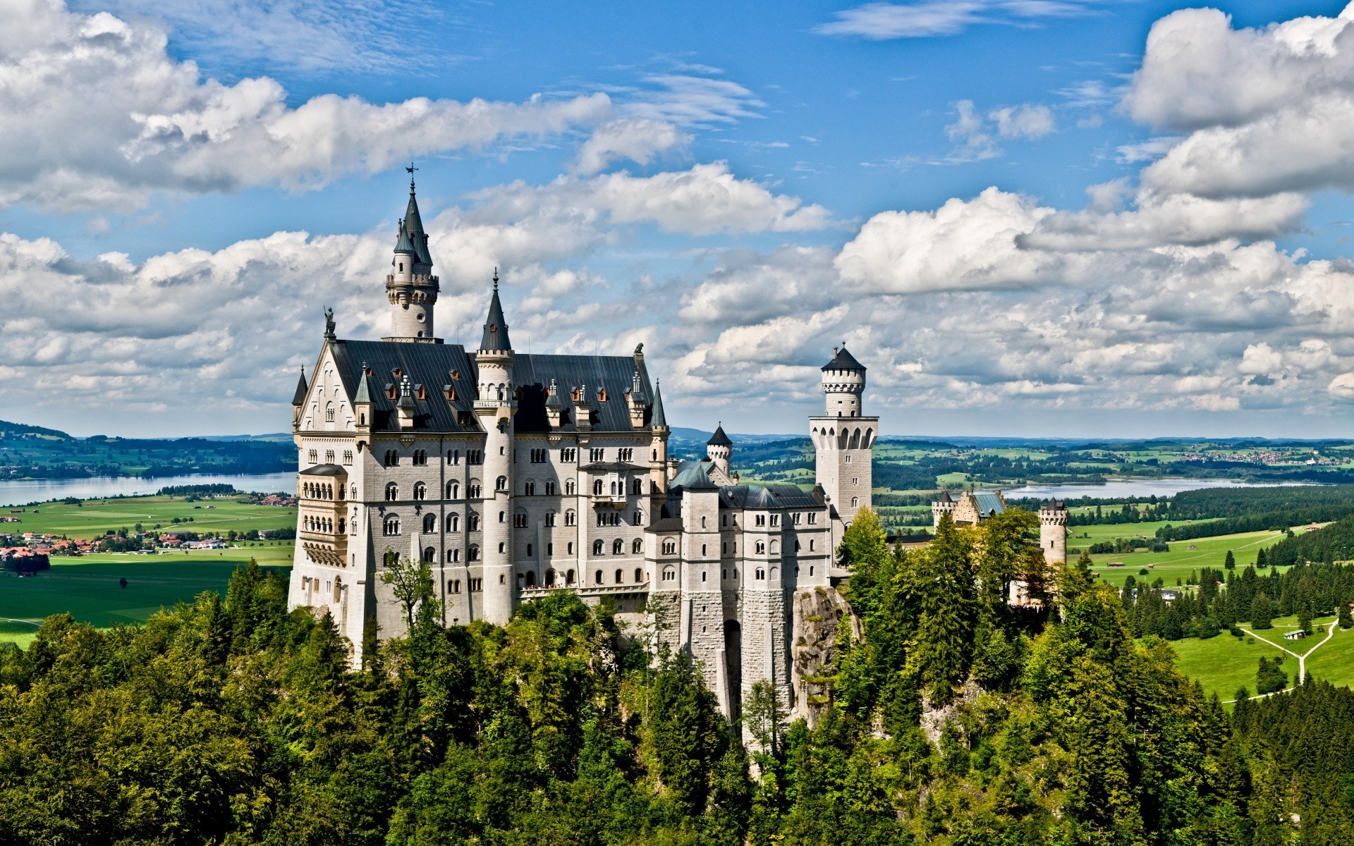 europe architecture castle travel building sky gothic city old tower outdoors church tourism landmark daylight ancient cloud