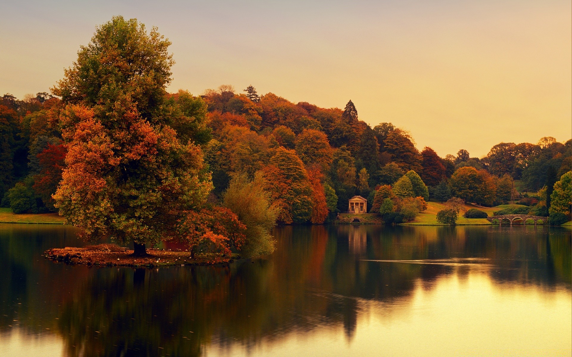 europe eau lac aube automne arbre coucher de soleil rivière réflexion à l extérieur nature paysage pleside sang-froid soir bois ciel feuille soleil voyage