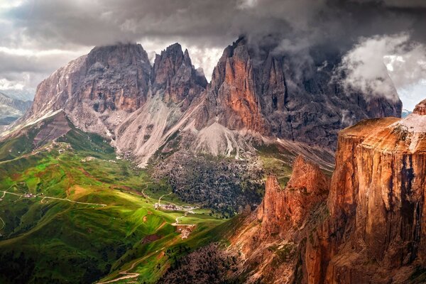 Paisagem montanhosa. Viagem ao vale