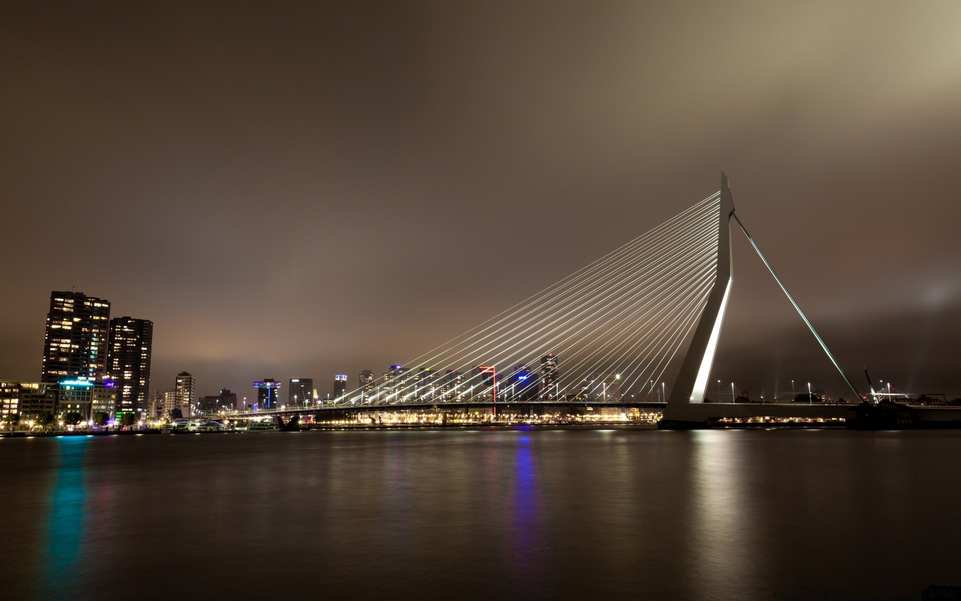 europa ponte città architettura acqua città centro fiume riflessione skyline urbano tramonto crepuscolo casa viaggi cielo sera moderno ponte sospeso lungomare