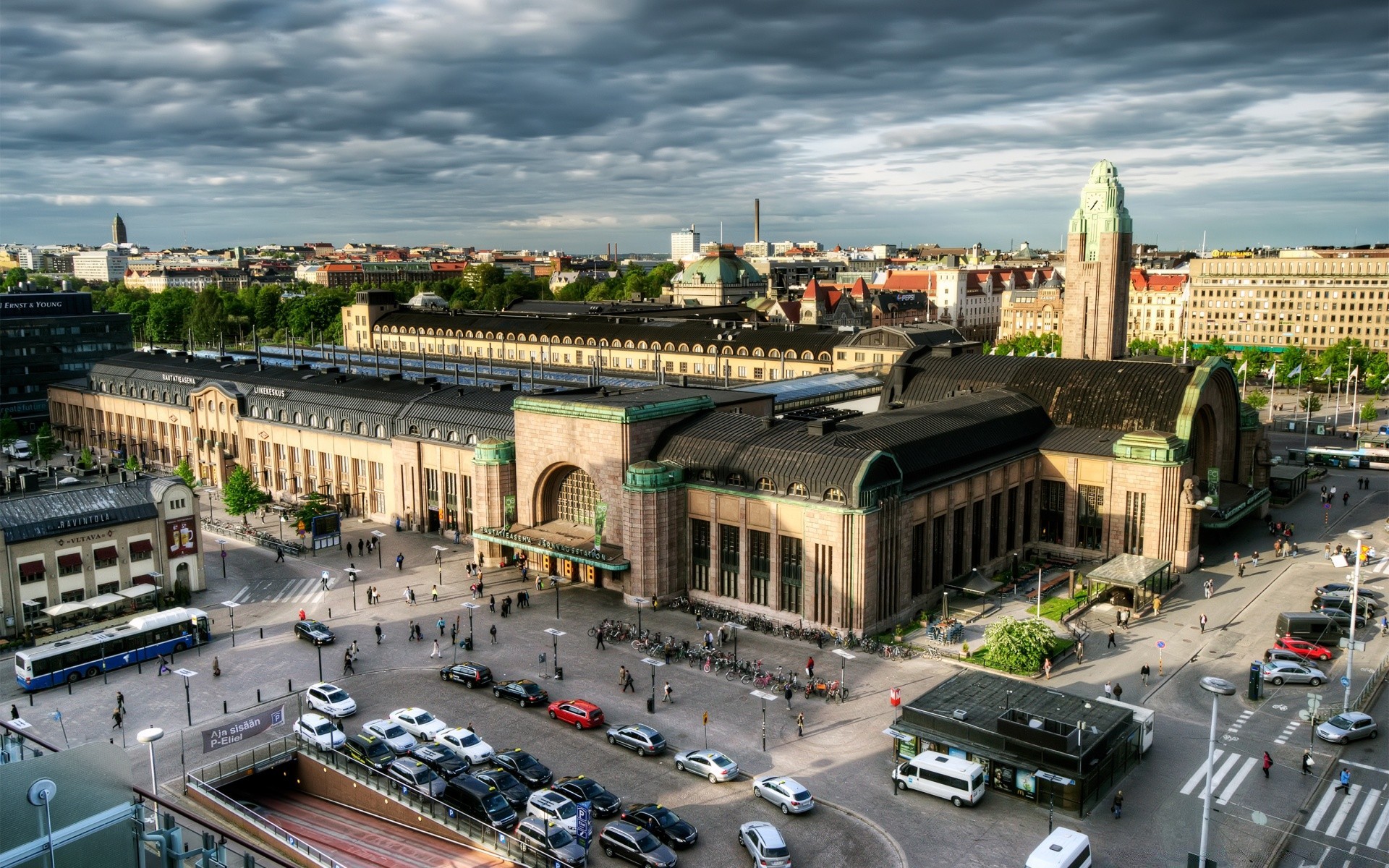 europa reisen stadt architektur haus stadt im freien transportsystem verkehr städtisch skyline modern tageslicht auto straße himmel tourismus wasser stadt straße