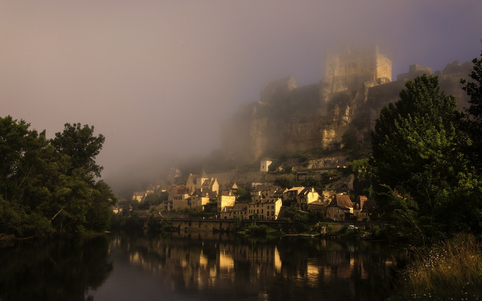 europa névoa água rio árvore amanhecer cidade pôr do sol névoa paisagem reflexão viagens lago arquitetura céu noite luz ao ar livre cidade