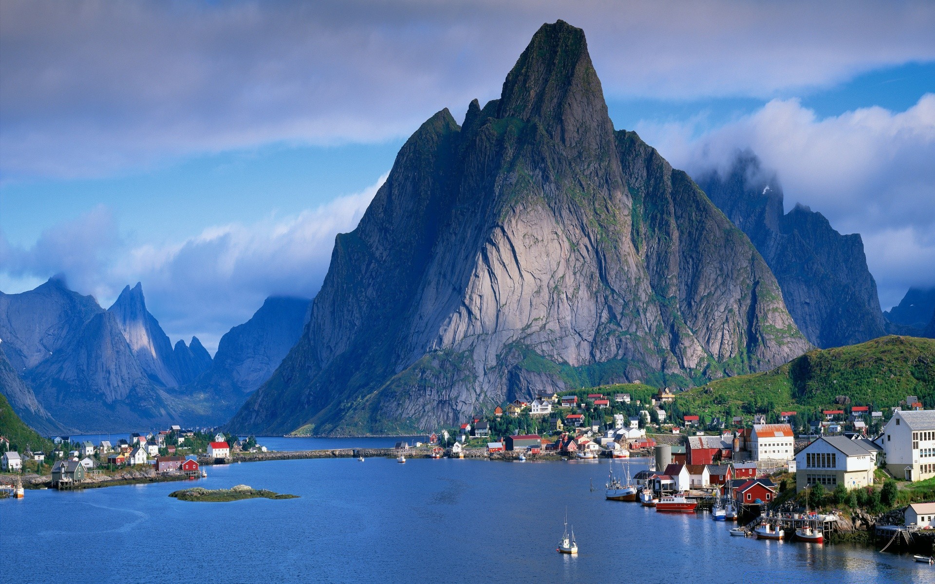 europe fjord montagne eau voyage neige lac givré à l extérieur paysage baie scénique lumière du jour mer