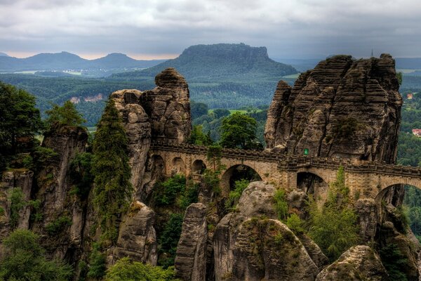 Ville abandonnée dans les montagnes