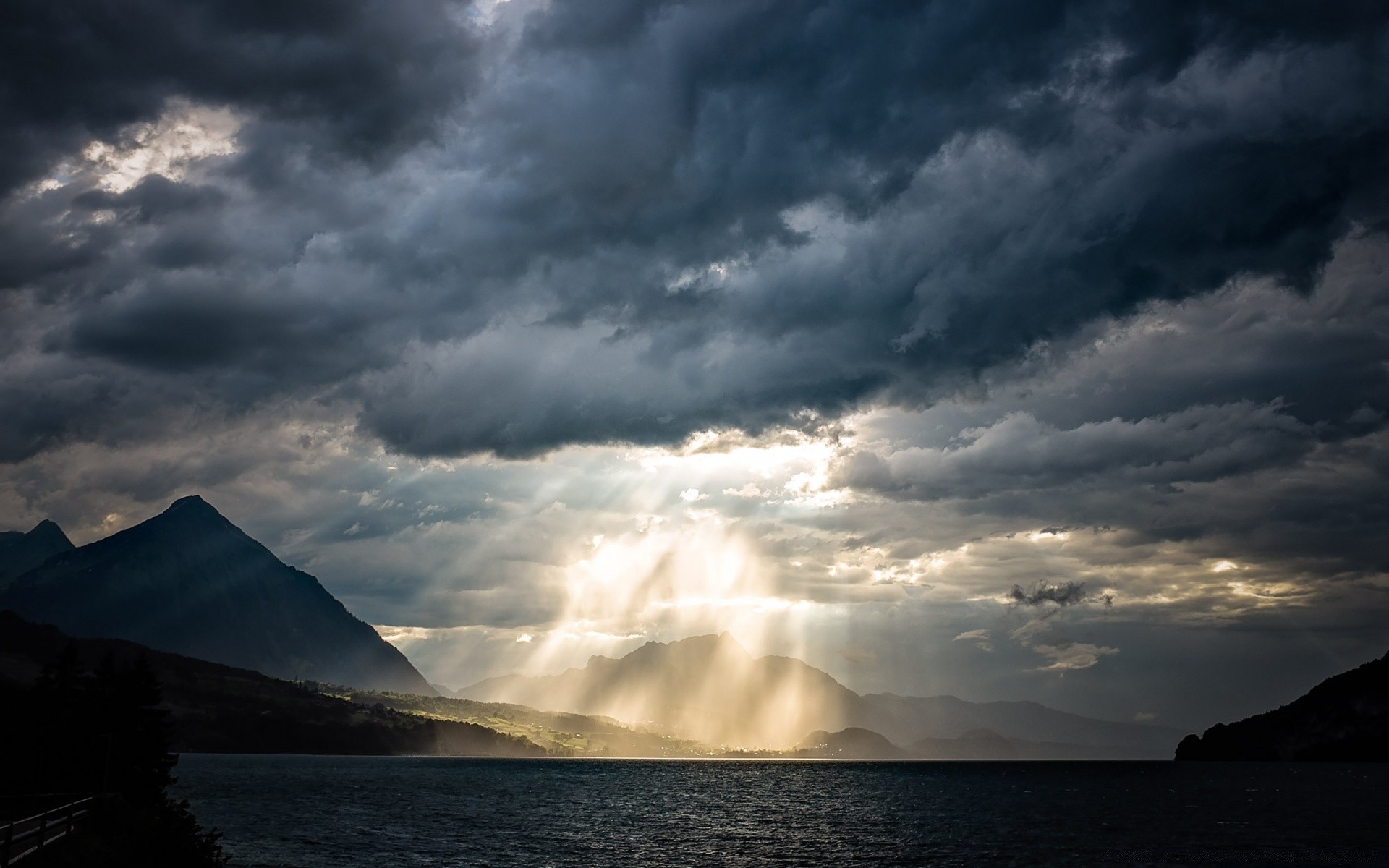 europe eau tempête coucher de soleil ciel pluie paysage mer voyage aube océan plage montagnes nature lac dramatique en plein air foudre soirée