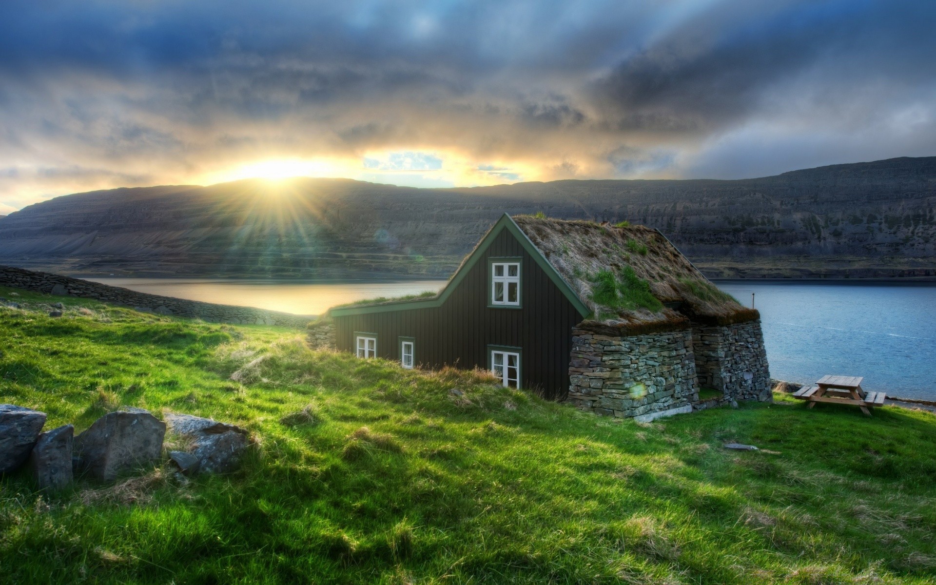 europa paisagem água viagens grama ao ar livre luz do dia céu mar casa cênica verão