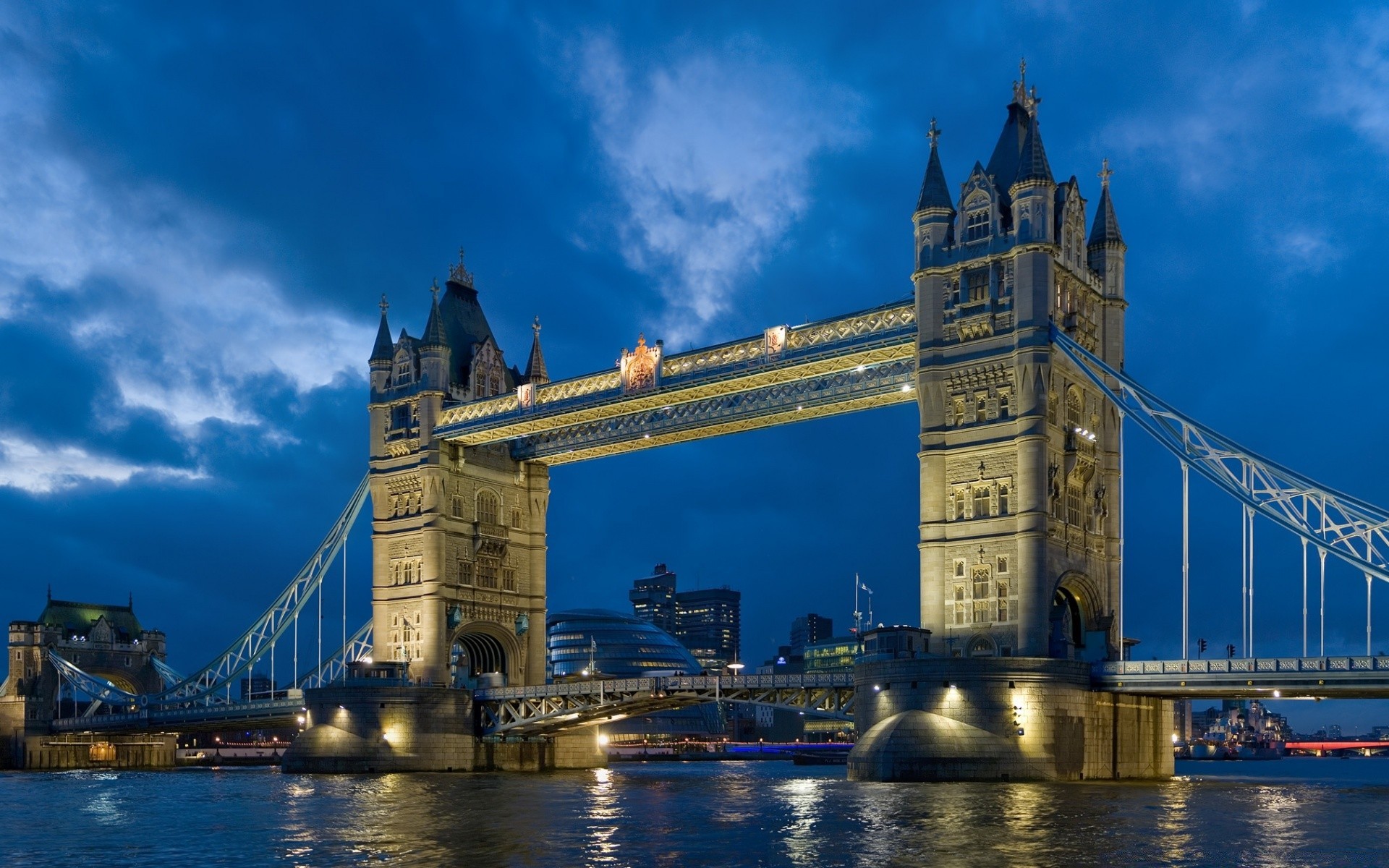 europa arquitectura puente viajes agua ciudad cielo río al aire libre hogar crepúsculo punto de referencia puesta de sol noche puente levadizo reflexión ciudad