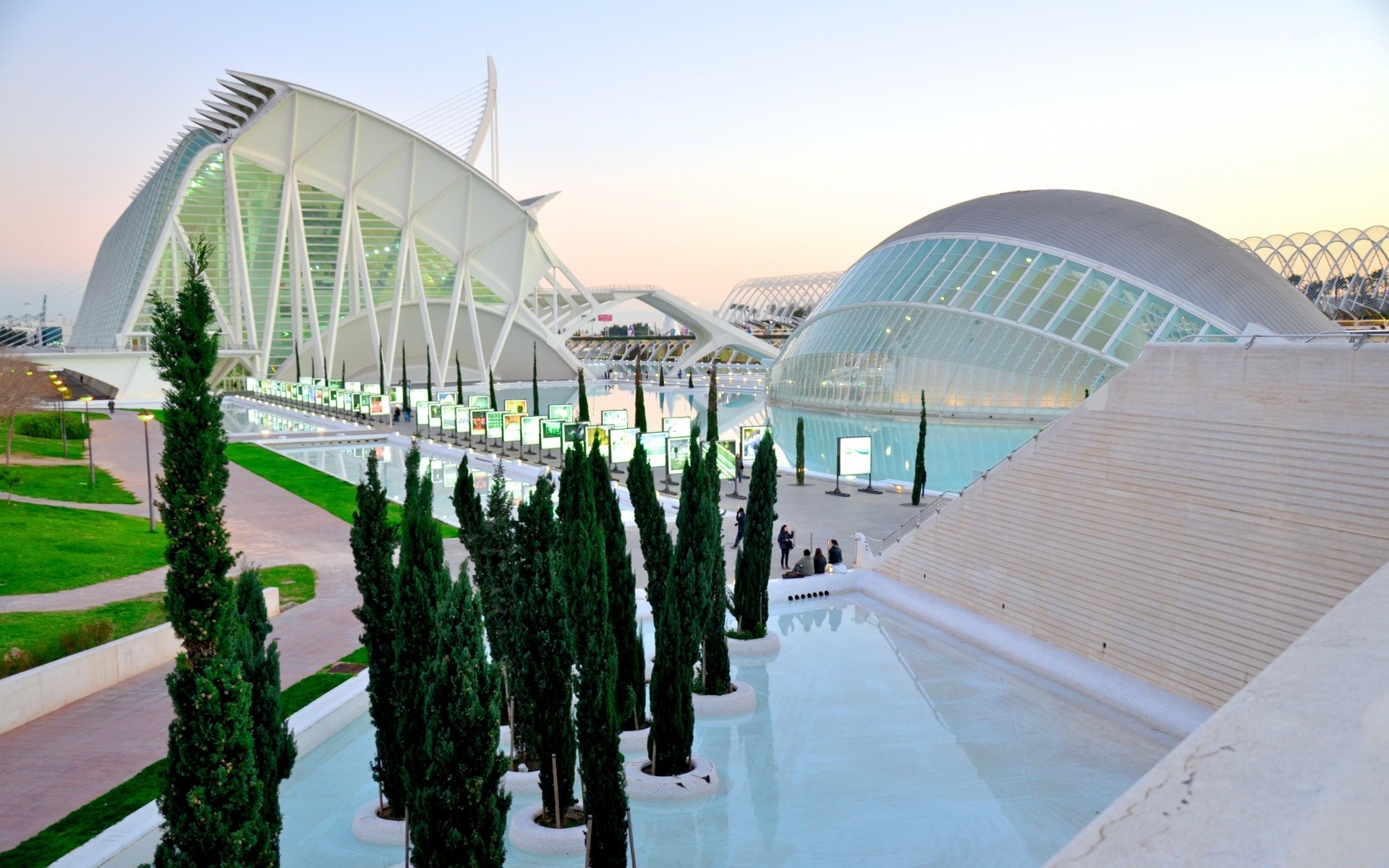 europa moderno arquitectura cielo viajes hogar ciudad agua al aire libre vidrio turismo construcción urbano museo