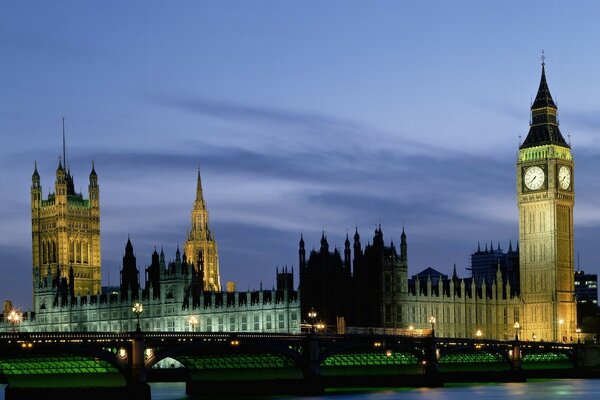 Architecture of buildings. Twilight and Big Ben