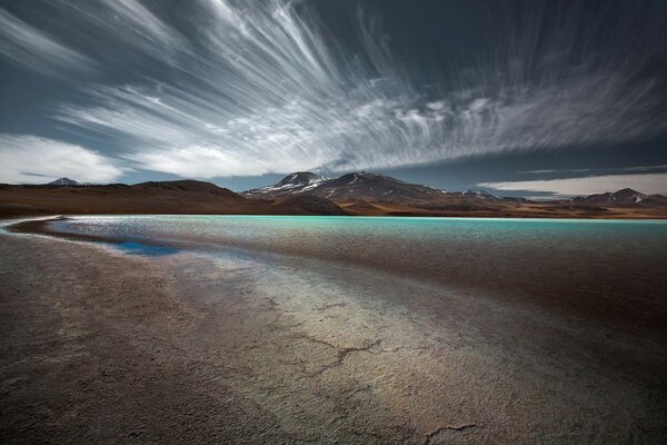 Paisajes junto al mar al atardecer