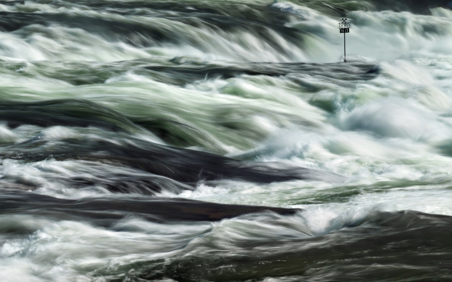 europe eau rivière cascade flux vague splash nature mouvement flux froid puissance paysage tempête humide océan mer lisse rock