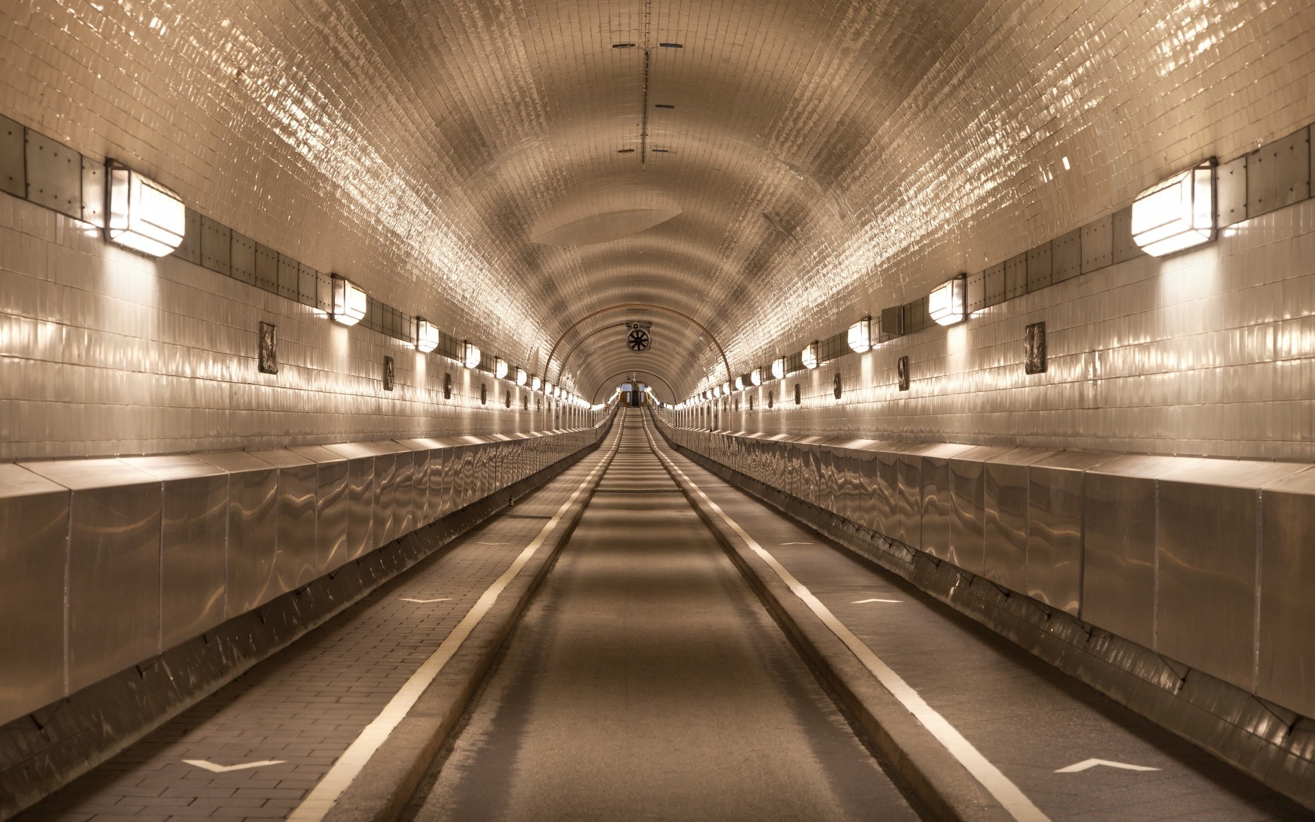 europa cortiça túnel monocromático sistema de transporte aeroporto rua trem perspectivas cidade urbano borrão luz reflexão preto e branco escada rolante estação negócios guia arquitetura