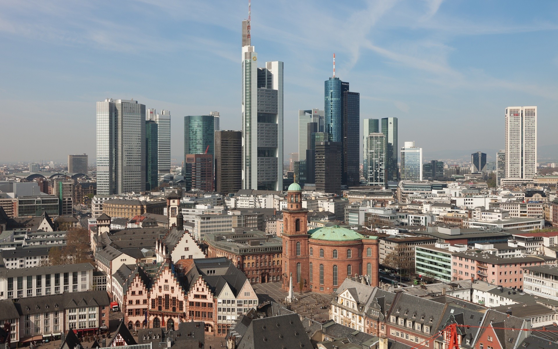 europa ciudad rascacielos arquitectura skyline ciudad centro de la ciudad hogar viajes oficina urbano moderno negocio cielo panorámico torre al aire libre impresionante finanzas