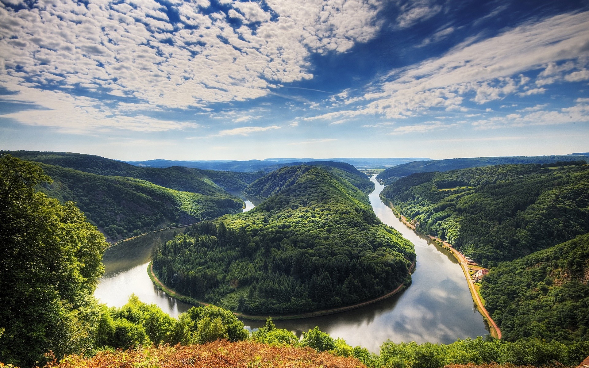 europa reisen landschaft wasser natur im freien himmel fluss berge landschaftlich holz tal gras hügel