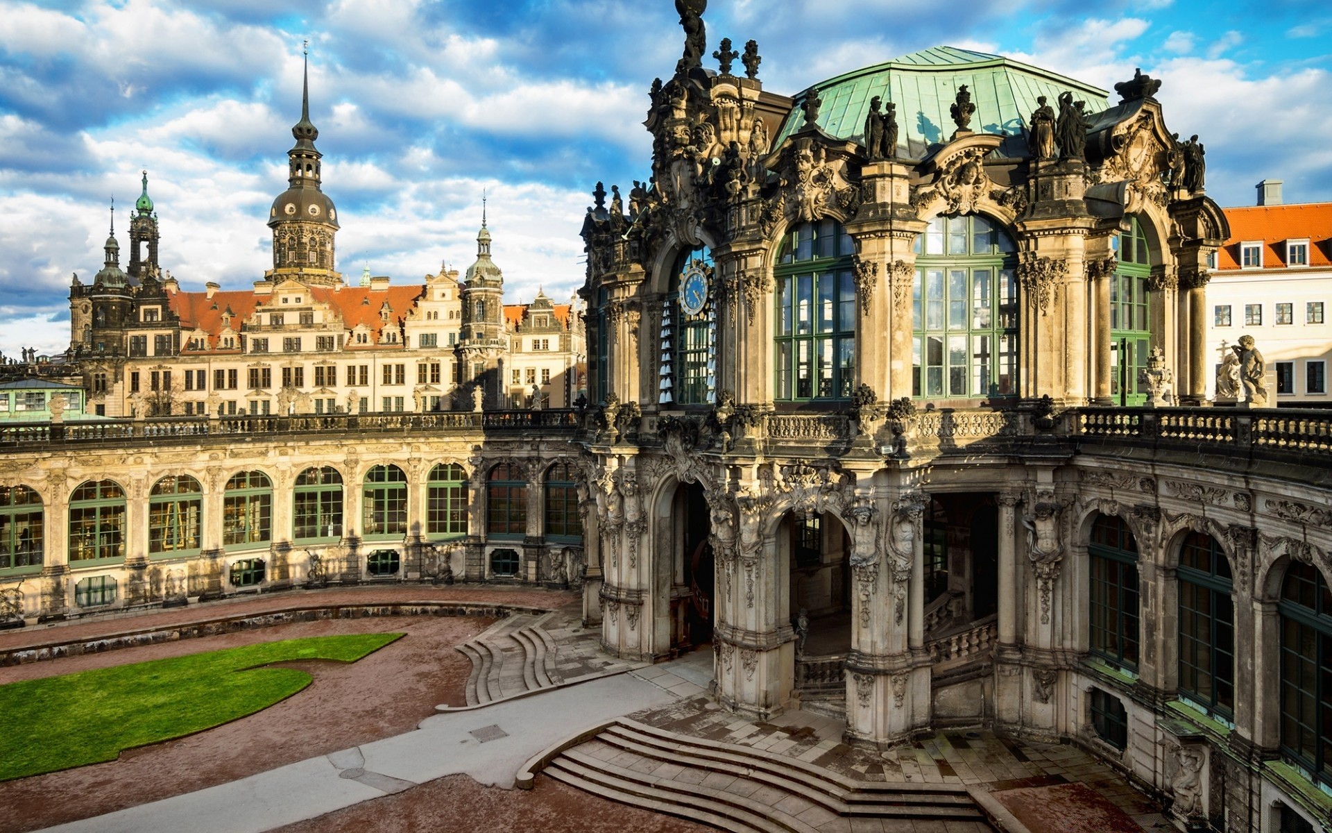 europa arquitetura viagens casa castelo ponto de interesse cidade turismo velho famoso histórico antigo barroco monumento fachada céu imperial exterior exterior fonte museu