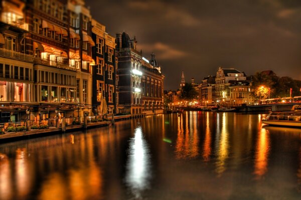 Photo incroyable de la ville de nuit