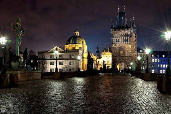 Ich reiste in die Stadt und ging in die Kirche