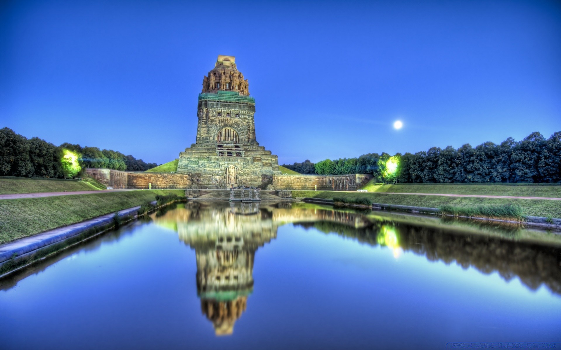 europa architektur reisen wasser reflexion fluss himmel im freien see haus stadt tourismus brunnen sehenswürdigkeit schwimmbad schloss