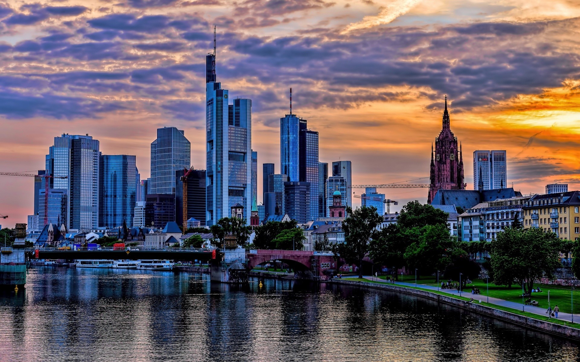 europa miasto architektura rzeka skyline miasto wieżowiec dom podróże zmierzch promenada woda odbicie niebo centrum miasta zachód słońca miasto biuro most wieża