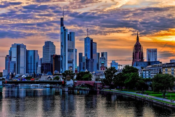 La ciudad de Europa al atardecer