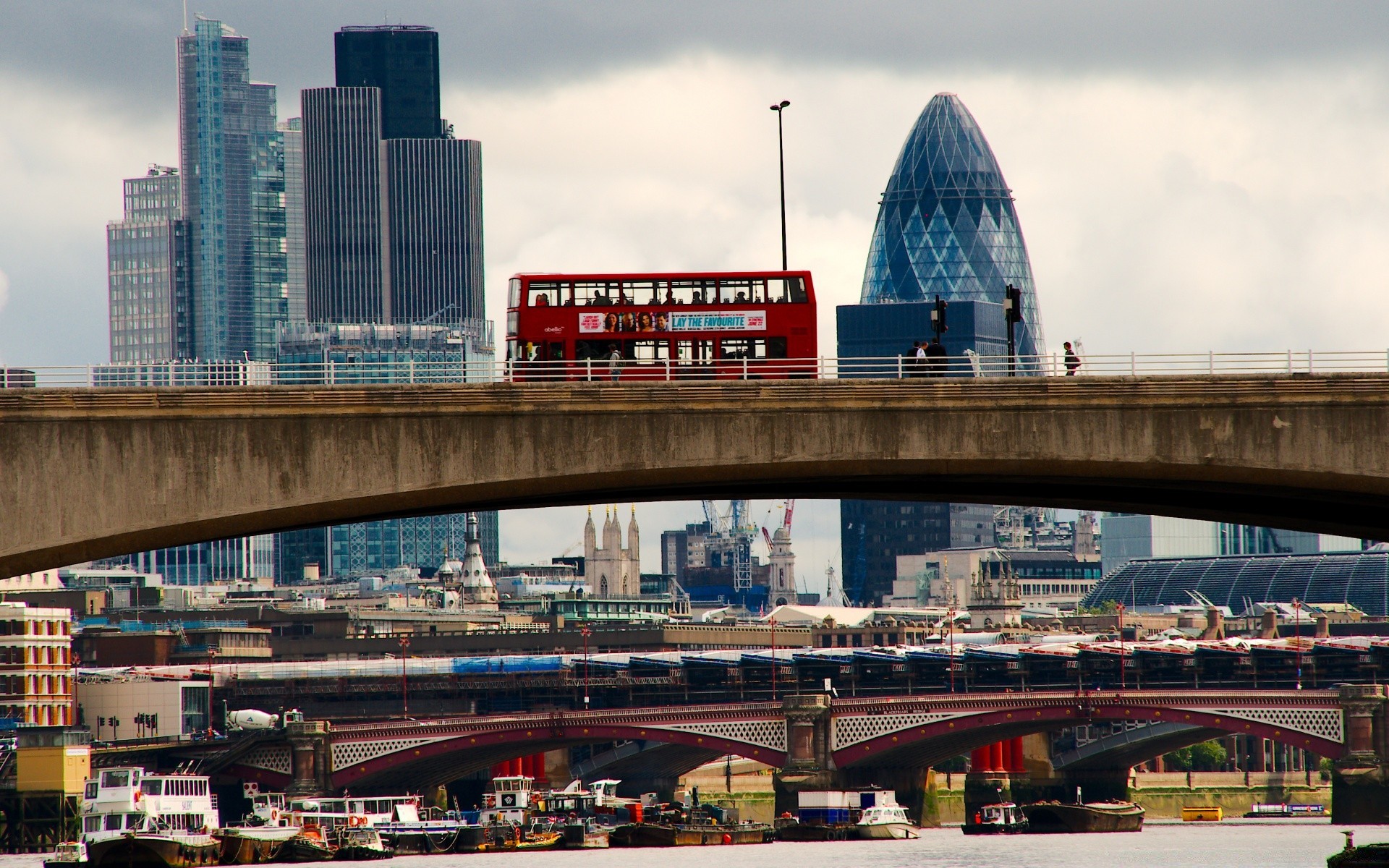 europa architettura città centro viaggi skyline città ponte cielo grattacielo moderno fiume casa traffico moderno crepuscolo affari acqua all aperto finanza